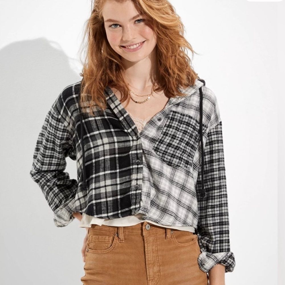 American Eagle Cozy Cabin Crop Hoodie Flannel Shirt Black Gray Plaid